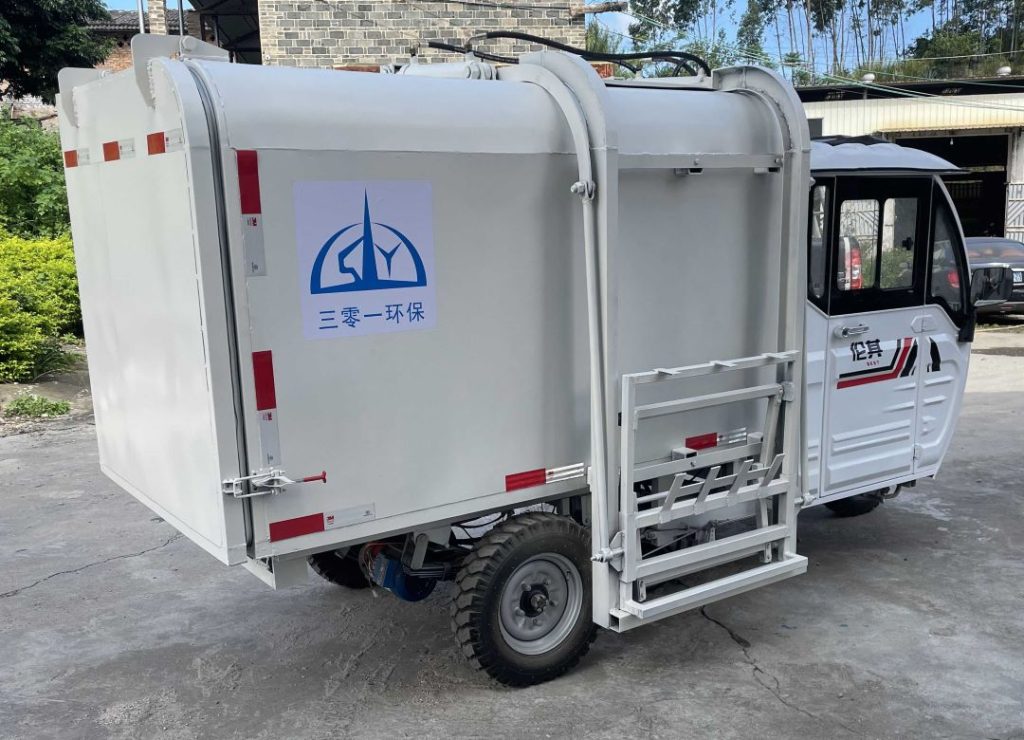 侧挂桶式垃圾车
