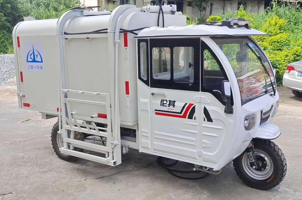 侧挂桶式垃圾车